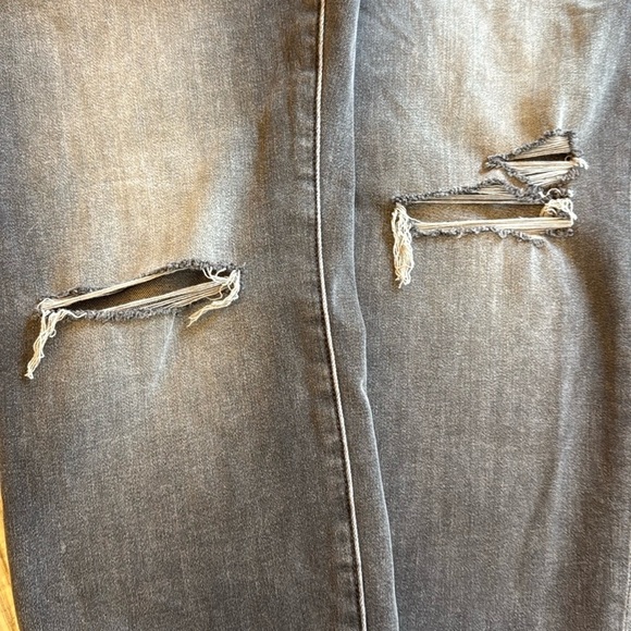 American Eagle Outfitters Curvy Highest Rise Jegging Distressed Details #491 - Picture 4 of 9